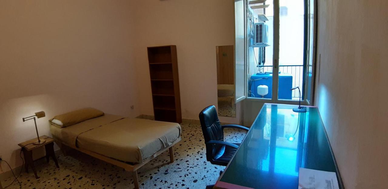 Stanza Privata In Appartamento Per Smart Working, Digital Nomads O Coliving Palermo Exterior photo
